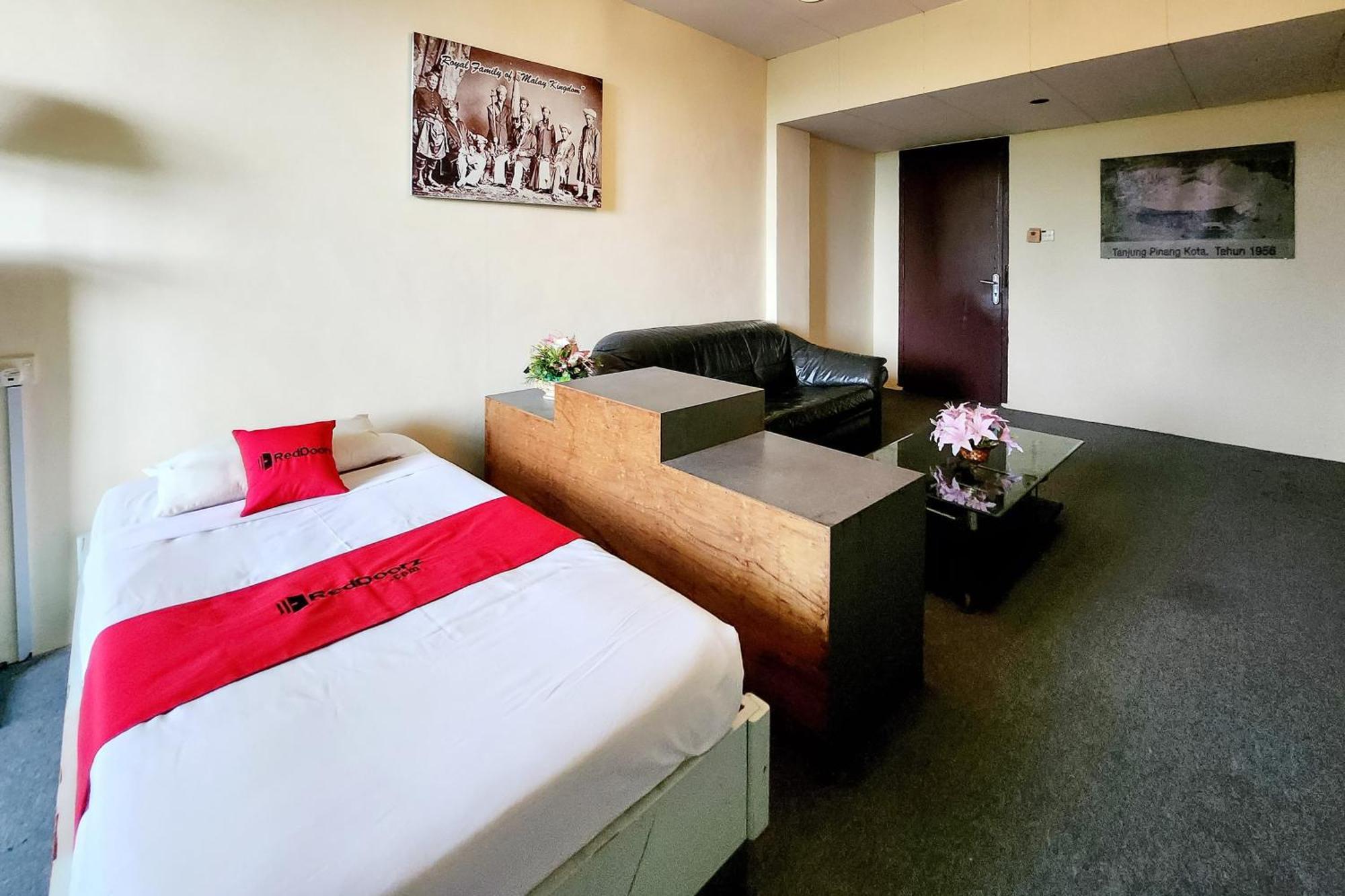 Reddoorz Near Pelabuhan Sri Bintan Pura Tanjungpinang 외부 사진
